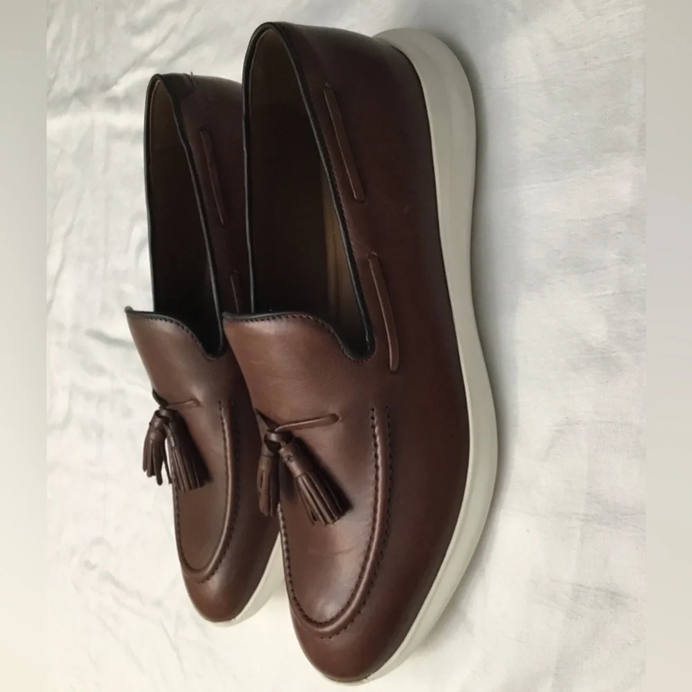 JOHNSTON & MURPHY Sleek Brown and White Slip-On Loafers for Casual Comfort